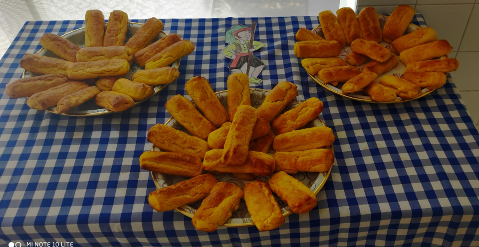 Este mês trabalhámos o distrito de Santarém. De forma a provar algumas das suas iguarias, fomos brindados com um maravilhoso Peixe à moda do Ribatejo e uma sobremesa típica, os Pampilhos.